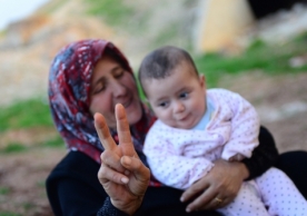Syrian refugee mother and baby. Photo: © Radek Procyk, Dreamstime images
